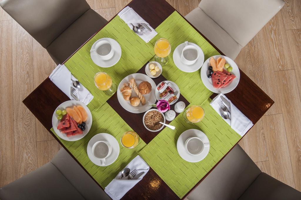 Hotel Reina Isabel Quito Zewnętrze zdjęcie