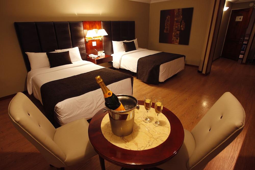 Hotel Reina Isabel Quito Zewnętrze zdjęcie