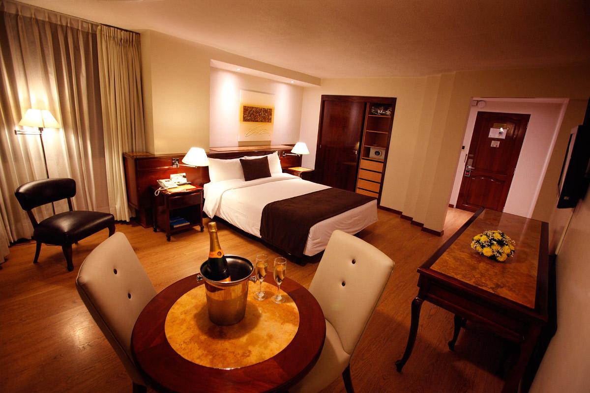 Hotel Reina Isabel Quito Zewnętrze zdjęcie