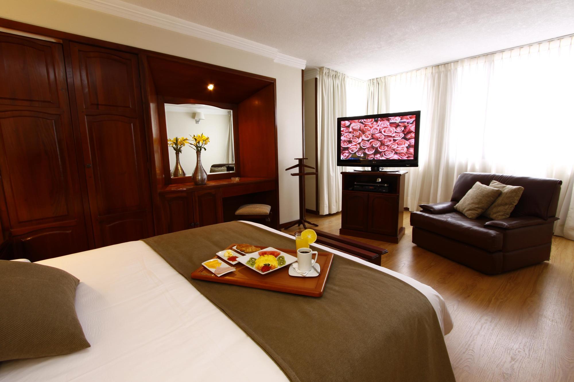 Hotel Reina Isabel Quito Zewnętrze zdjęcie