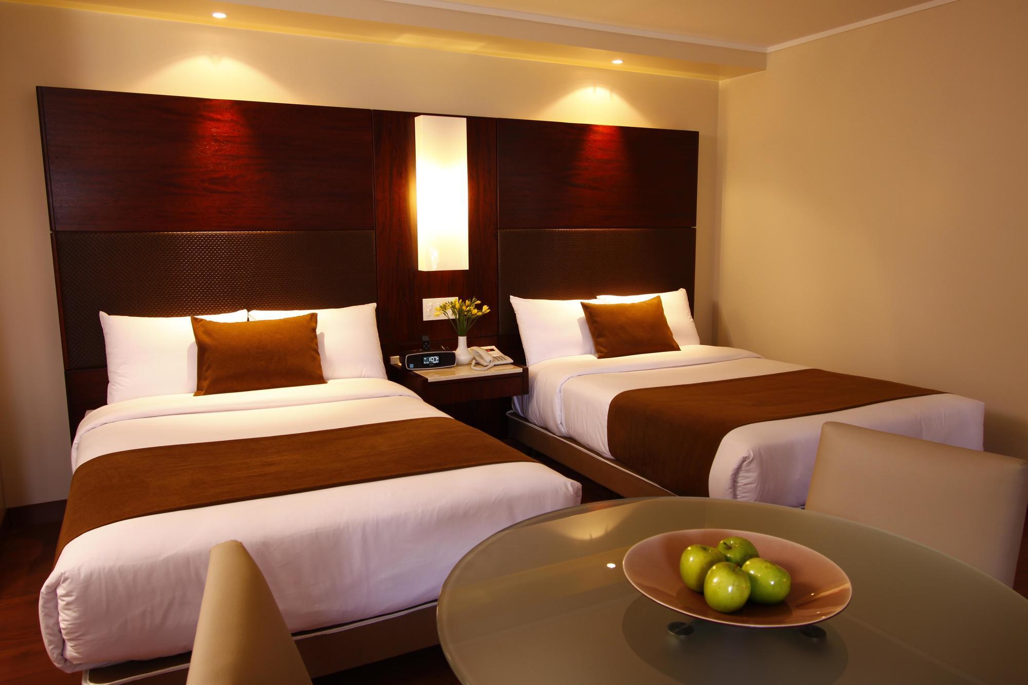 Hotel Reina Isabel Quito Zewnętrze zdjęcie